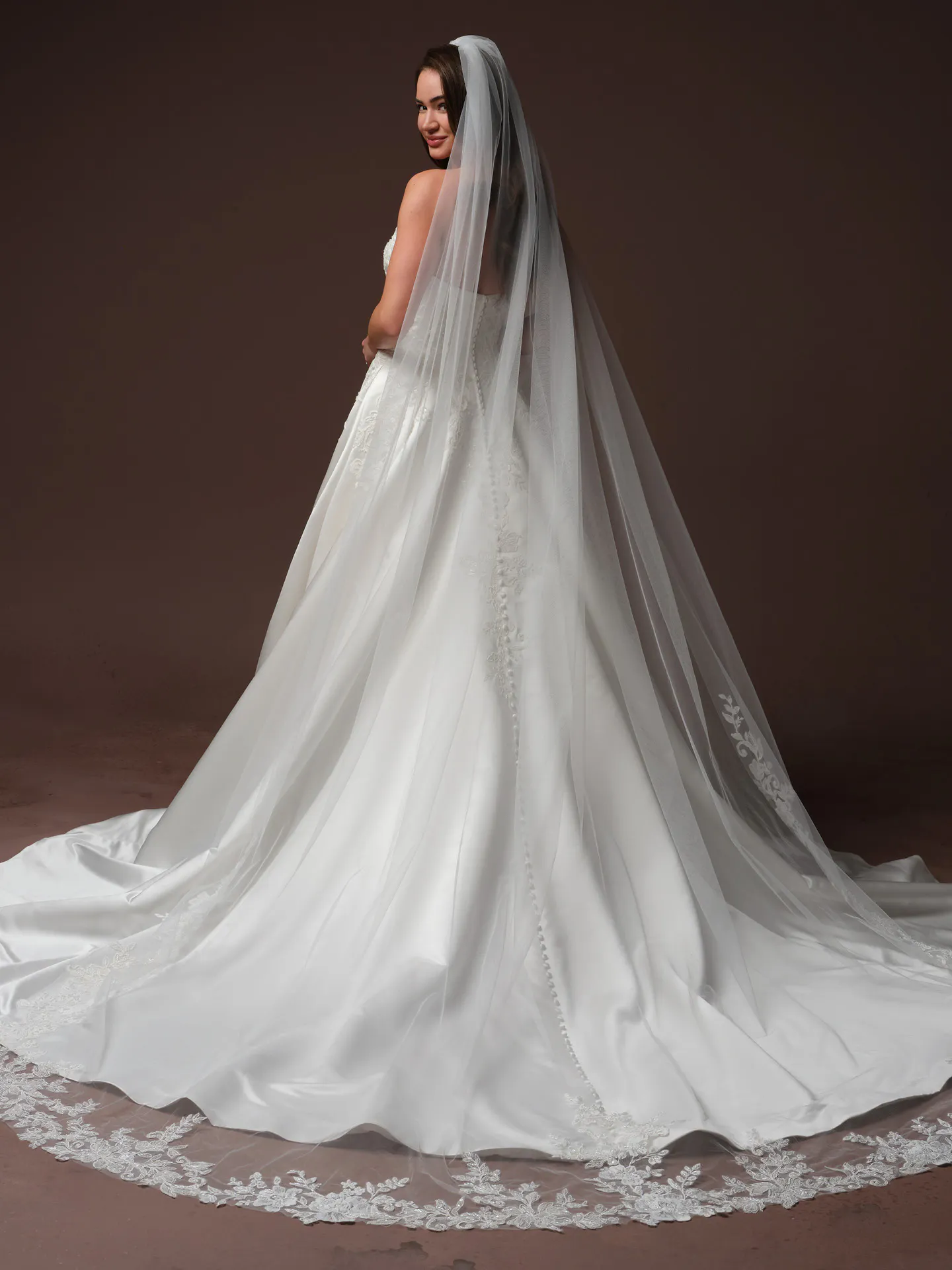 Maggie Sottero Landis veil, front view.