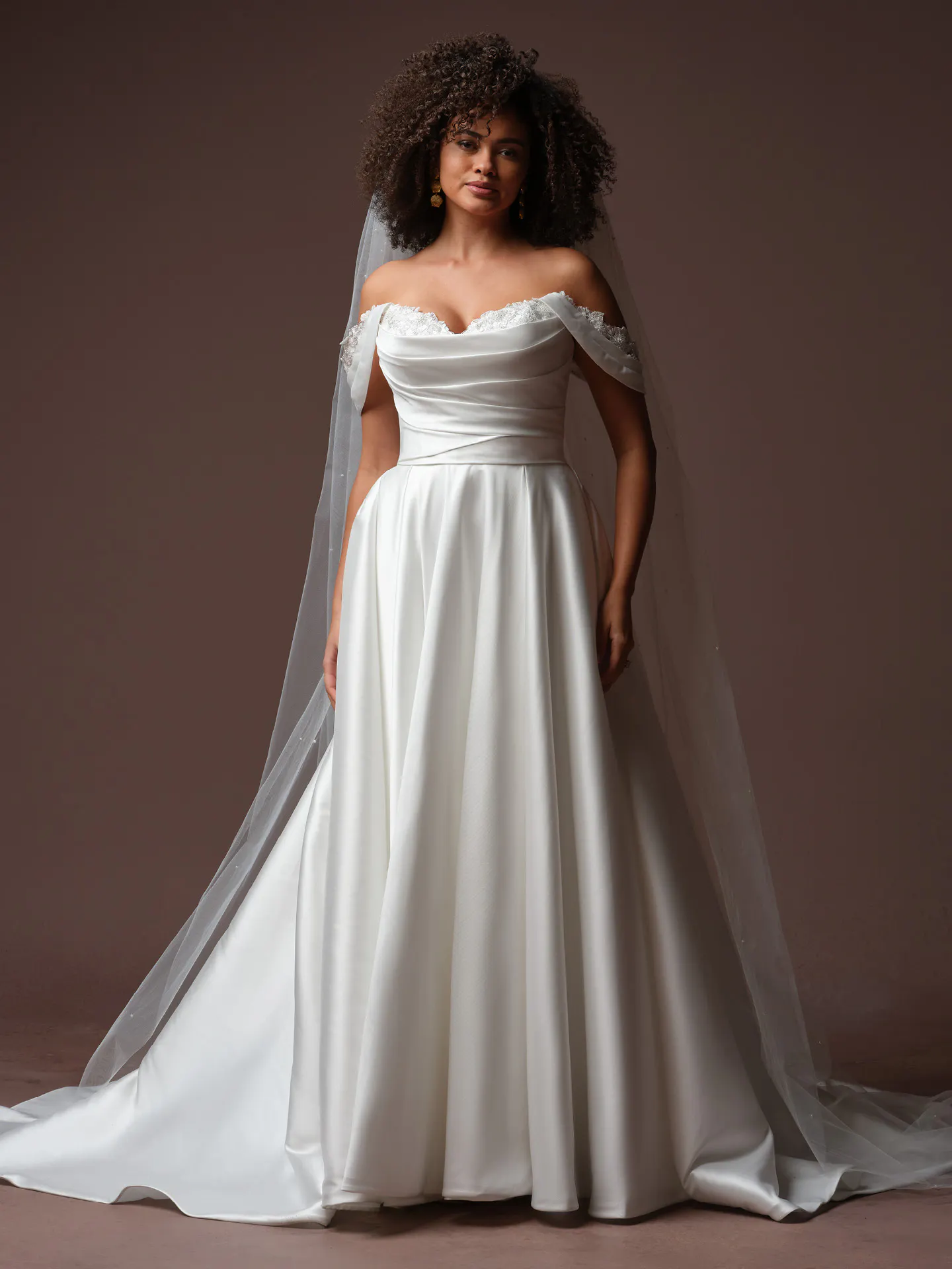 Rebecca Ingram Daphne detachable cap sleeves, front view.