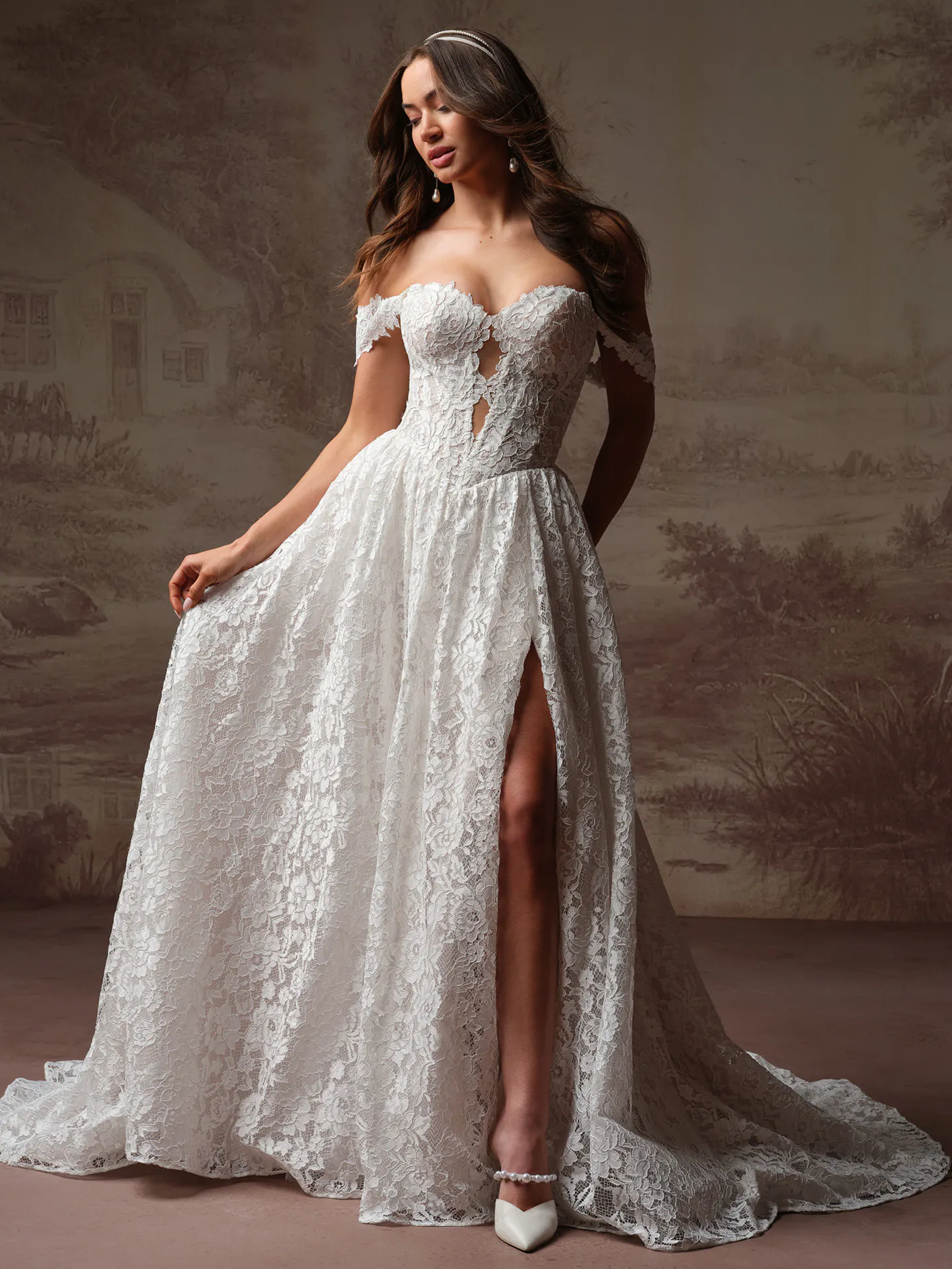 Rebecca Ingram Narelle detachable cap sleeves, front view.