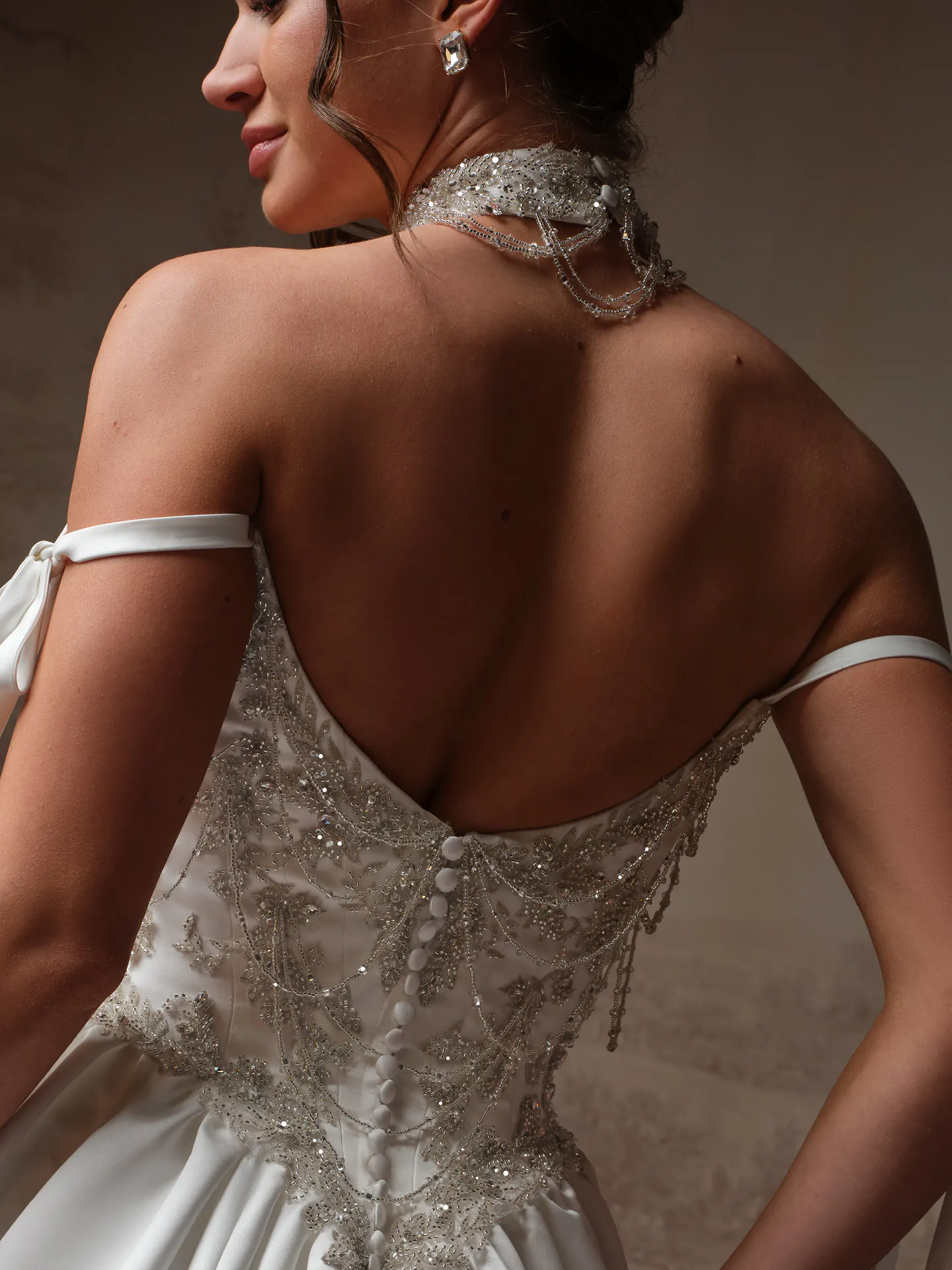 Sottero and Midgley Aelarion detachable choker, front view.
