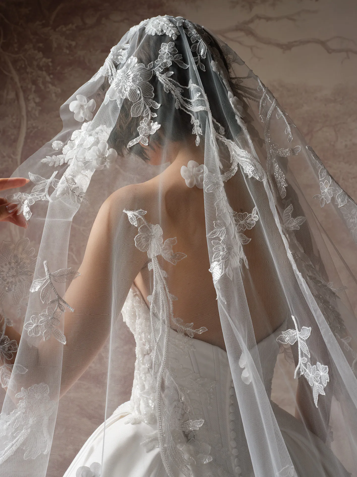 Sottero and Midgley Burke Lane side view lace veil detailing.