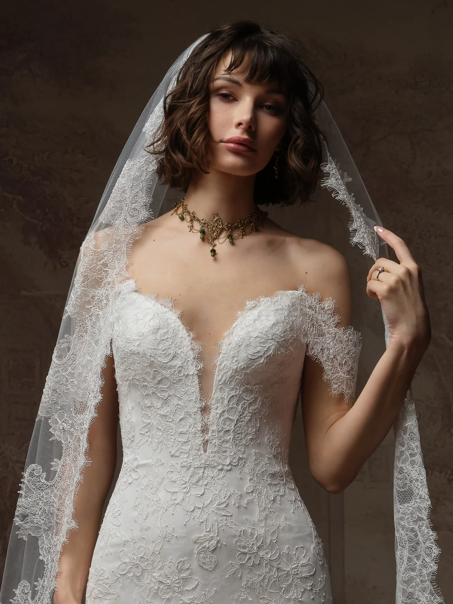 Sottero and Midgley Sauvignon detachable cap sleeves, front view.