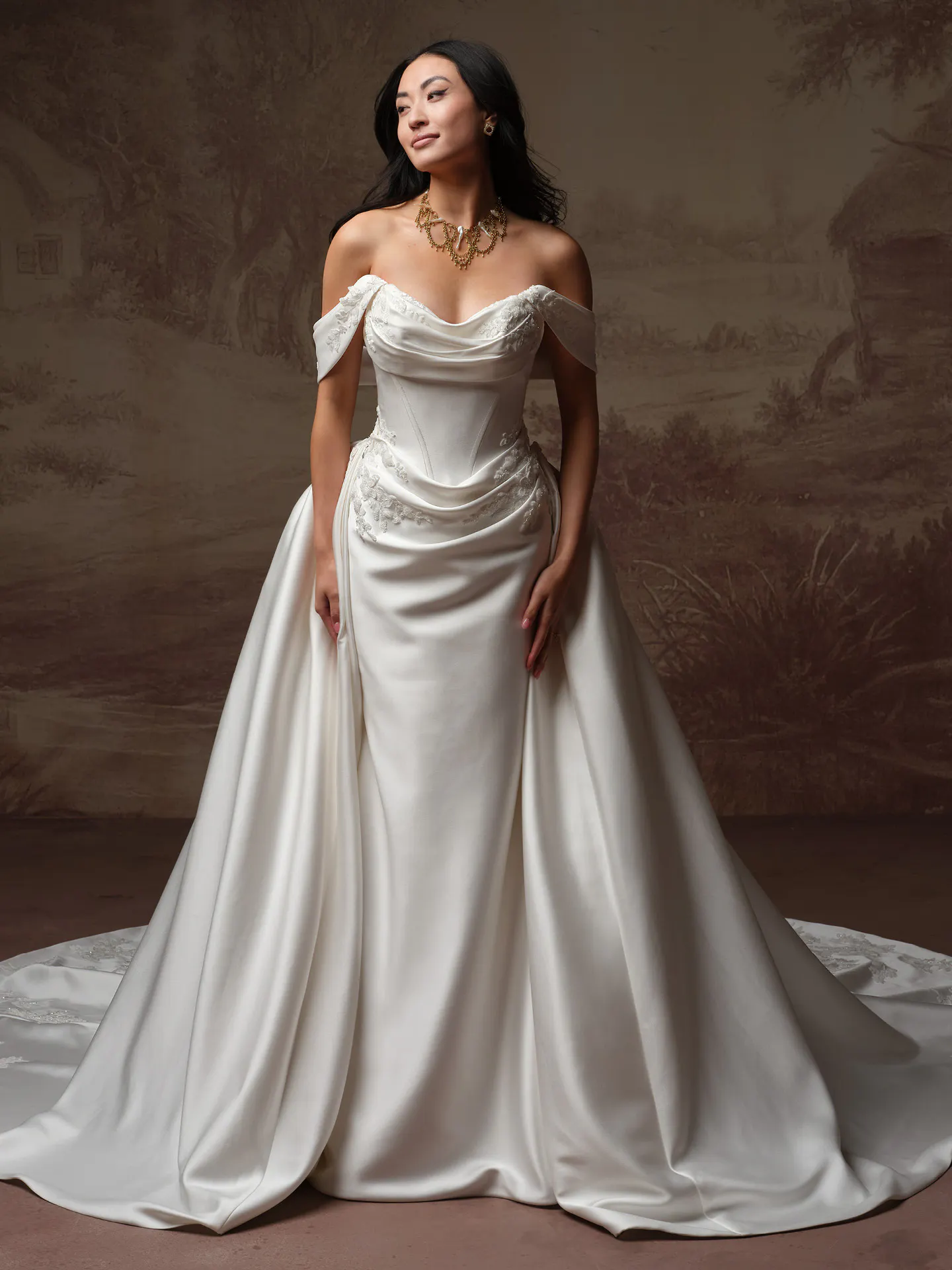 Sottero and Midgley Yadira detachable train, front view.