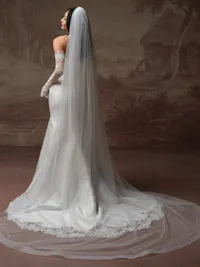Essentials Edit - Soft 2" Horsehair Edge Veil 002