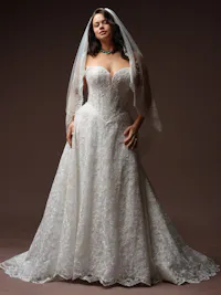 Essentials Edit - Vintage-inspired floral lace bridal veil