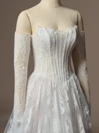 Kitaro detachable illusion Chantilly lace sleeves