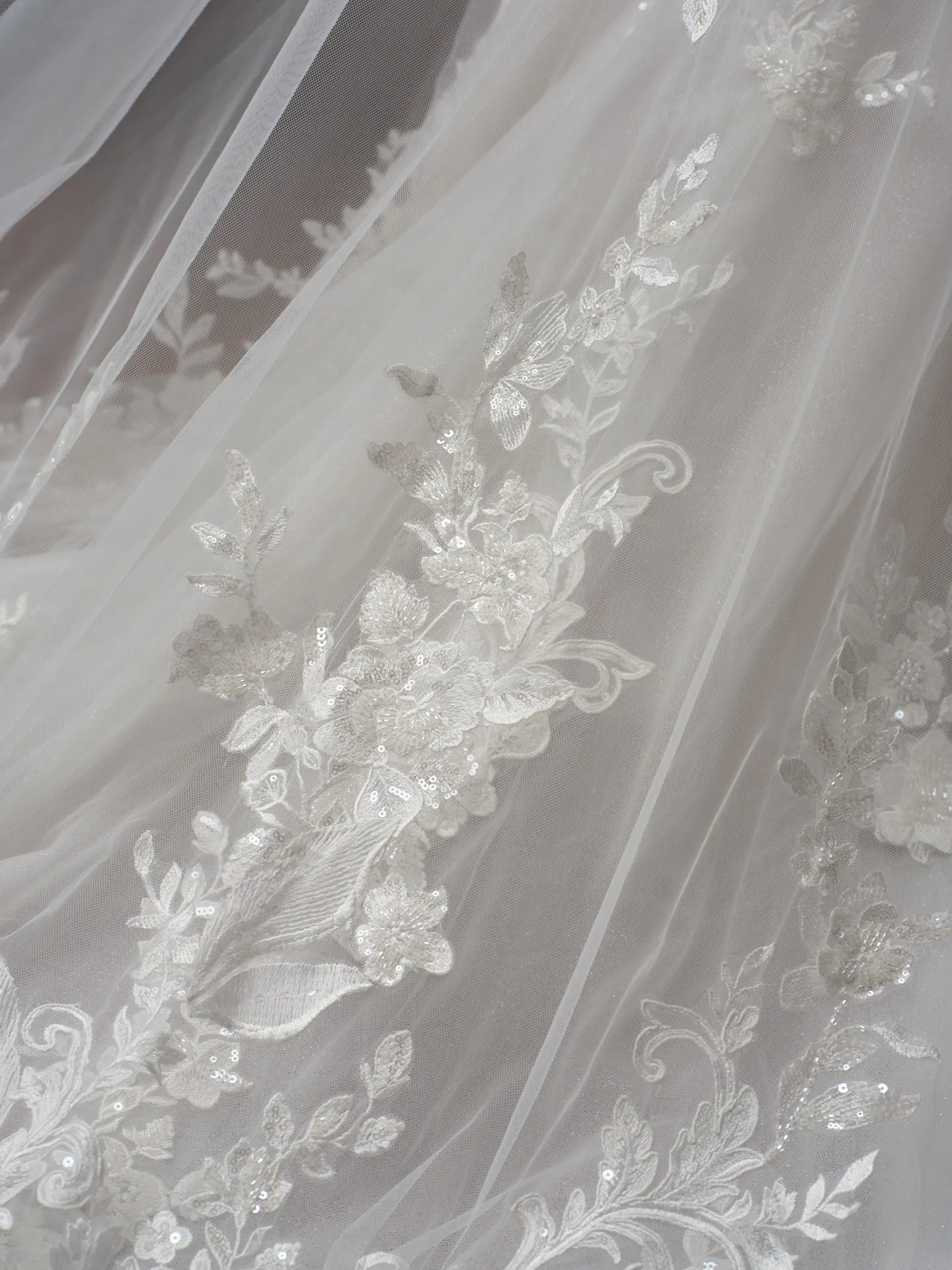 Kate beaded 3D floral lace detail in mesh fabric¦Maggie Sottero.