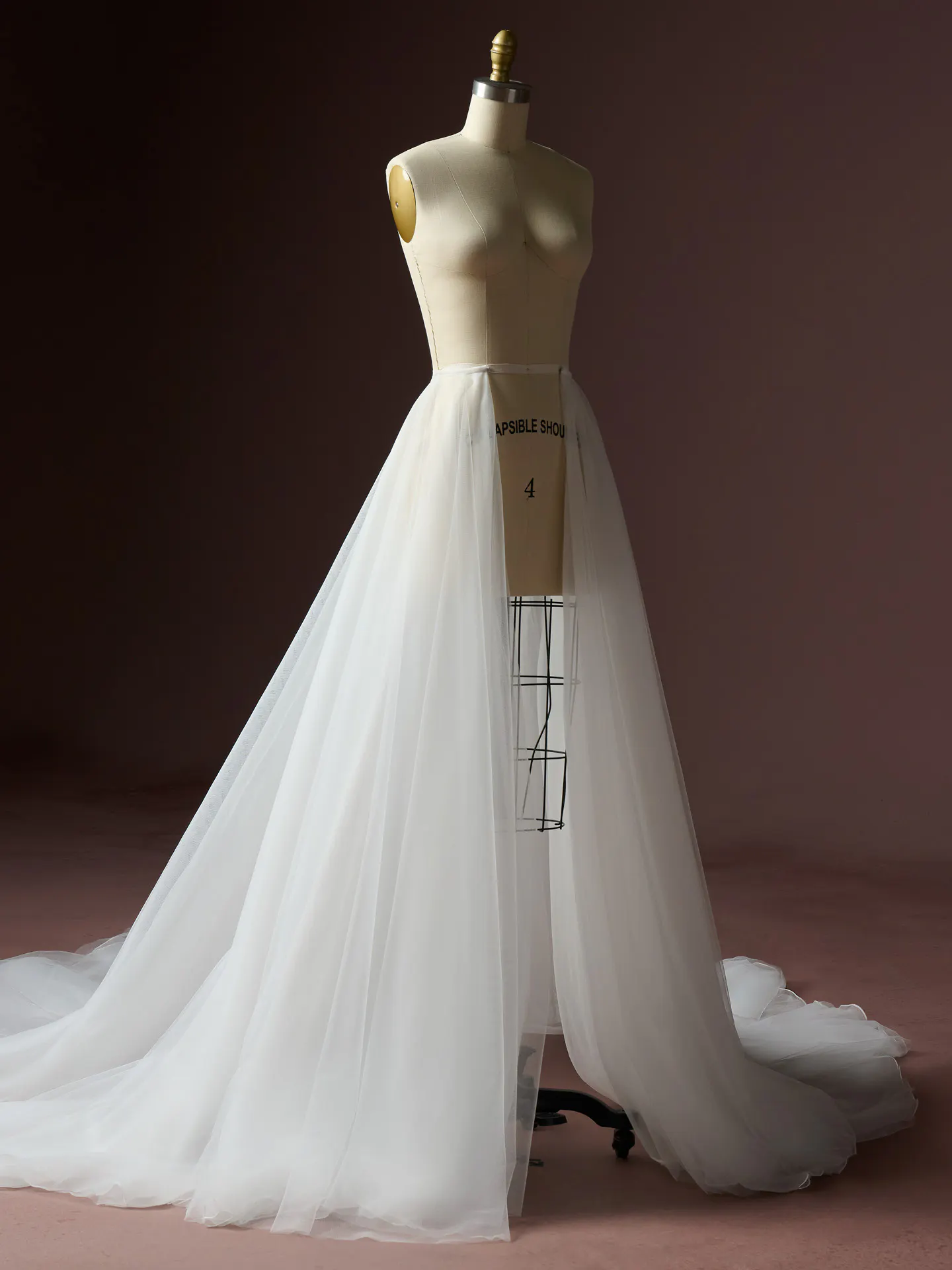 Essentials Edit Essentials Edit Wedding-Dress-Train Alt200 YYDTA+EEXK009000 IV002