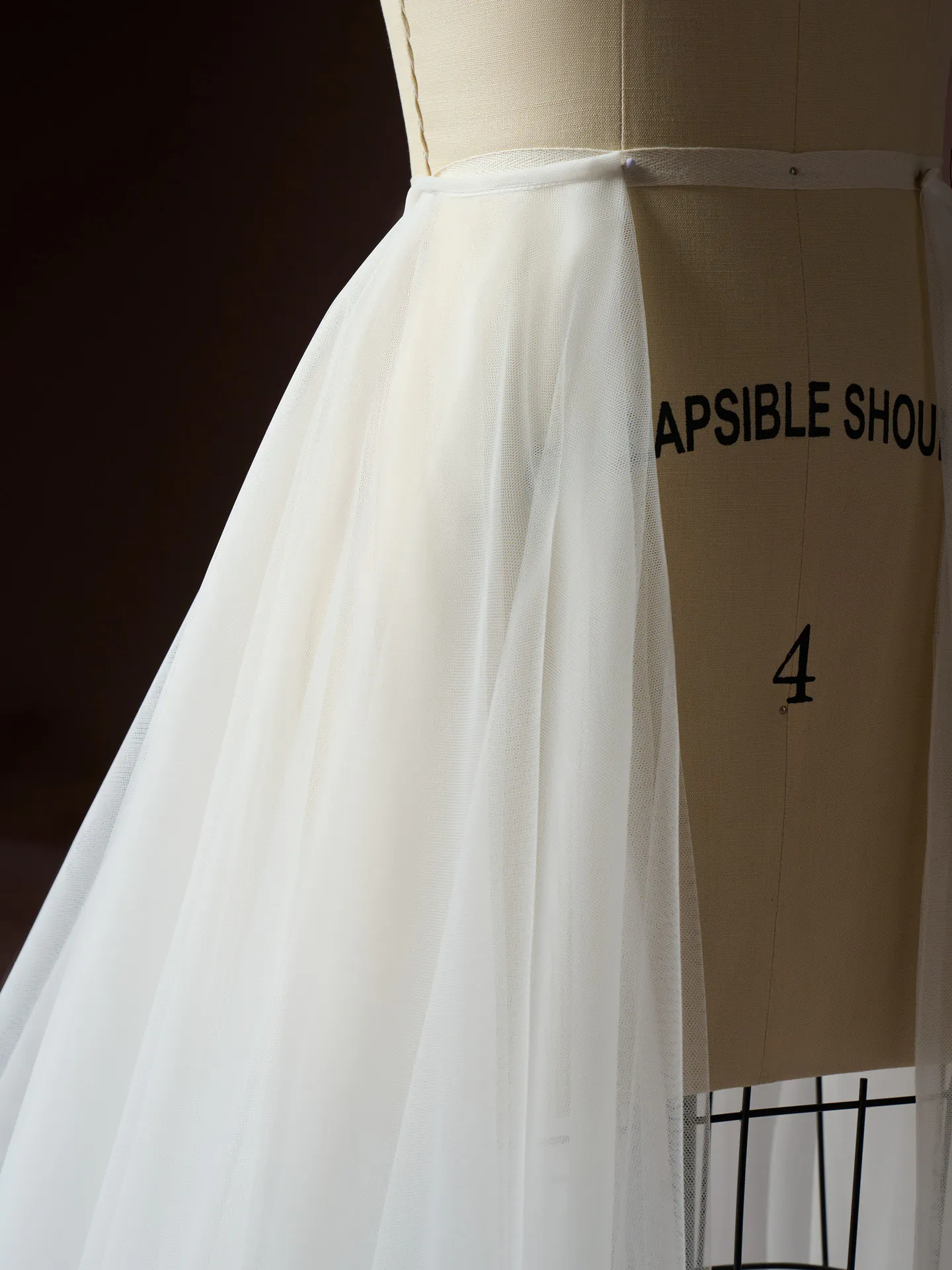 Essentials Edit Essentials Edit Wedding-Dress-Train Alt201 YYDTA+EEXK009000 IV002