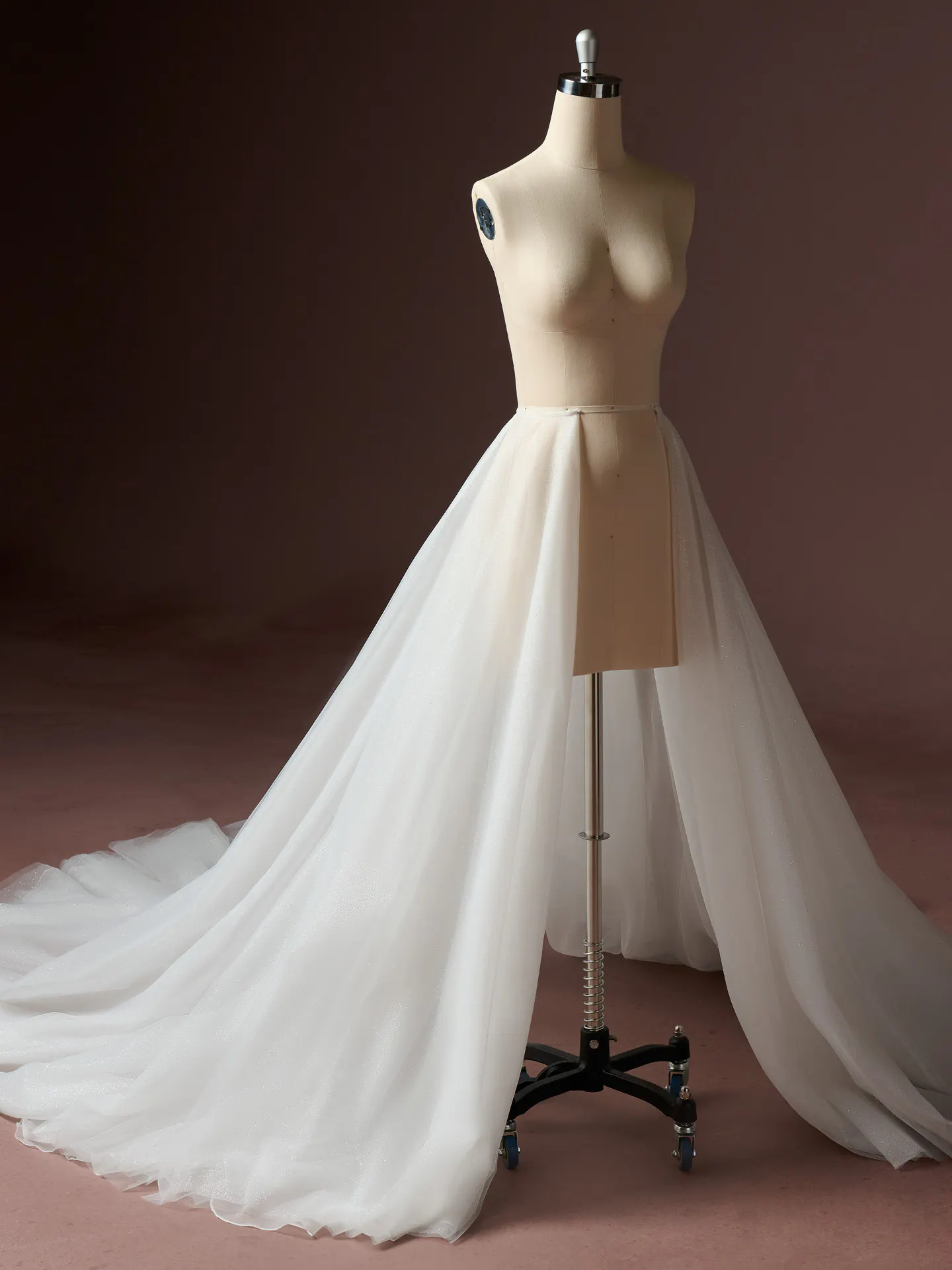 Essentials Edit Essentials Edit Wedding-Dress-Train Alt200 YYDTB+EEXK009000 IV002