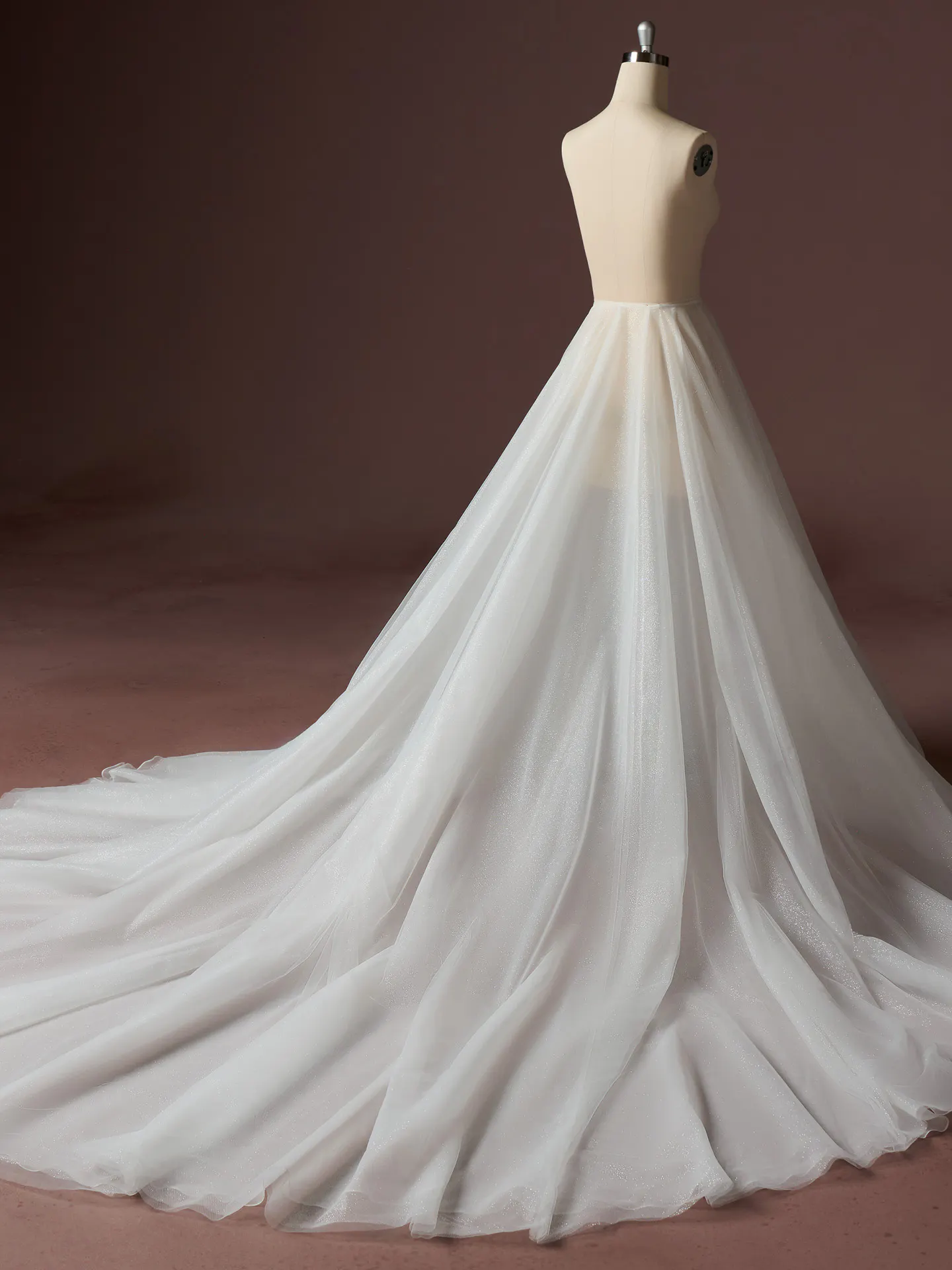 Essentials Edit Essentials Edit Wedding-Dress-Train Alt201 YYDTB+EEXK009000 IV002