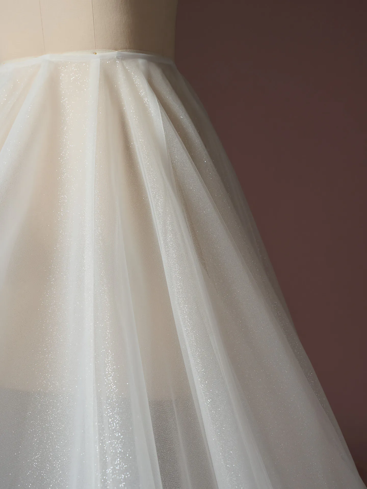 Essentials Edit Essentials Edit Wedding-Dress-Train Alt202 YYDTB+EEXK009000 IV002