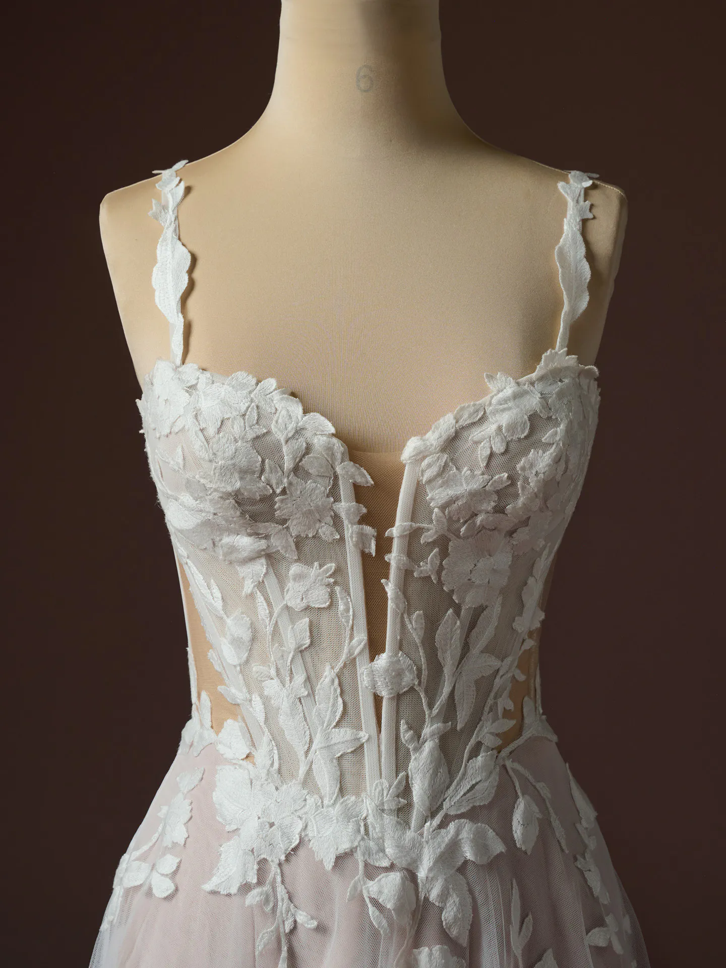 Maggie Sottero Natalie Straps-Wedding-Dress Alt101 YYSS0+25MB924000 IV002