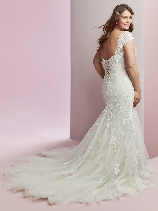 Amber (Curve) (CRV-8RN726ZU) ace Wedding Dress by Rebecca Ingram