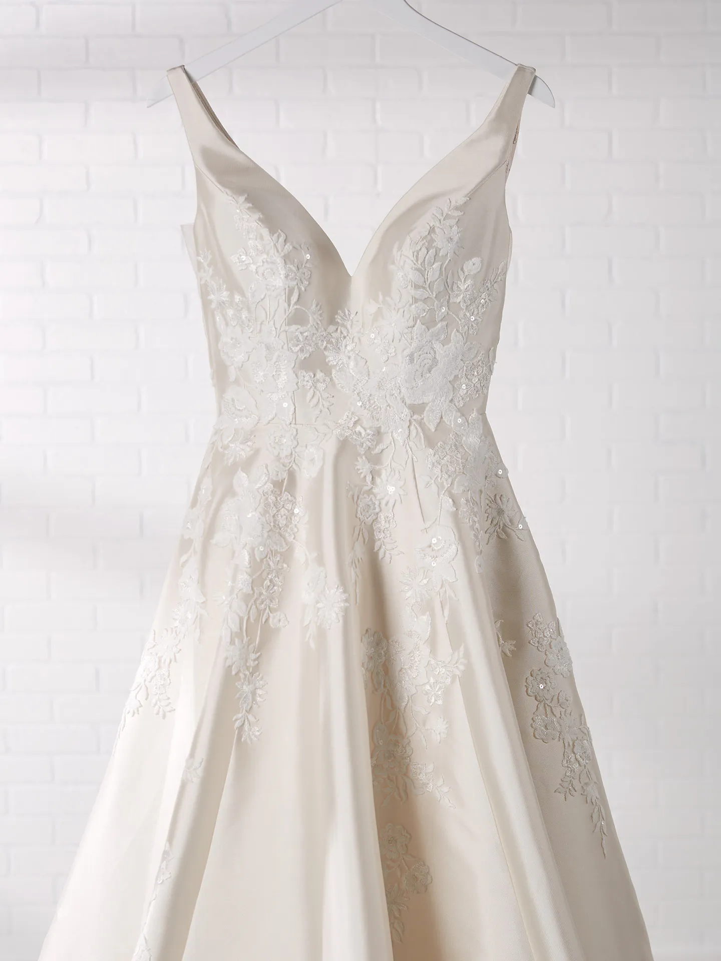 Rebecca Ingram Wedding Dress Valerie Lynette 20RW194AC Curve-Color2